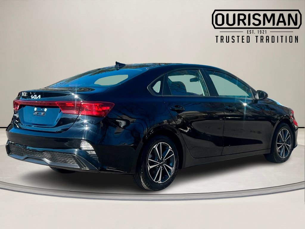 Used 2023 Kia Forte LXS image 4