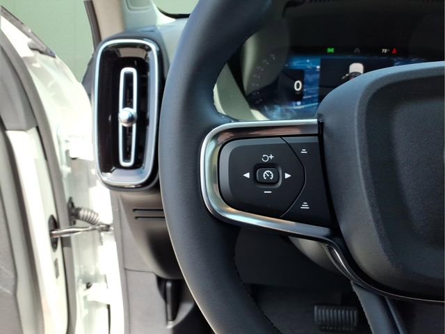 New 2026 Volvo XC40 B5 Core AWD/4WD image 21