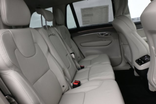 New 2027 Volvo XC90 B6 Ultra AWD/4WD image 33
