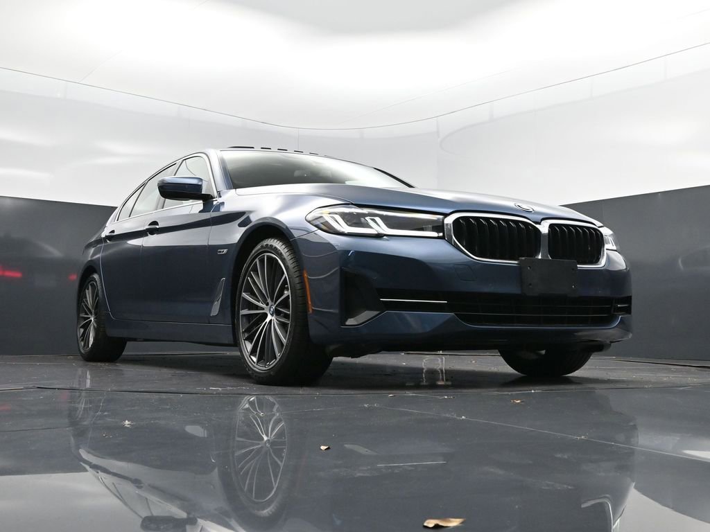 Used 2023 BMW 530e xDrive w/ Convenience Package image 44