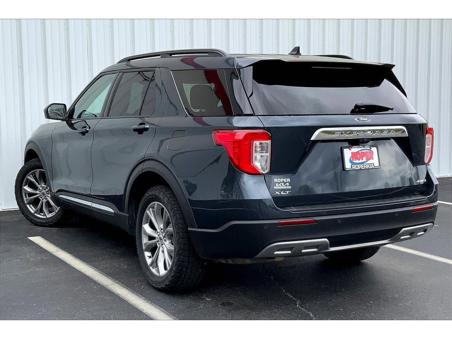 Used 2022 Ford Explorer XLT w/ Equipment Group 202A image 10