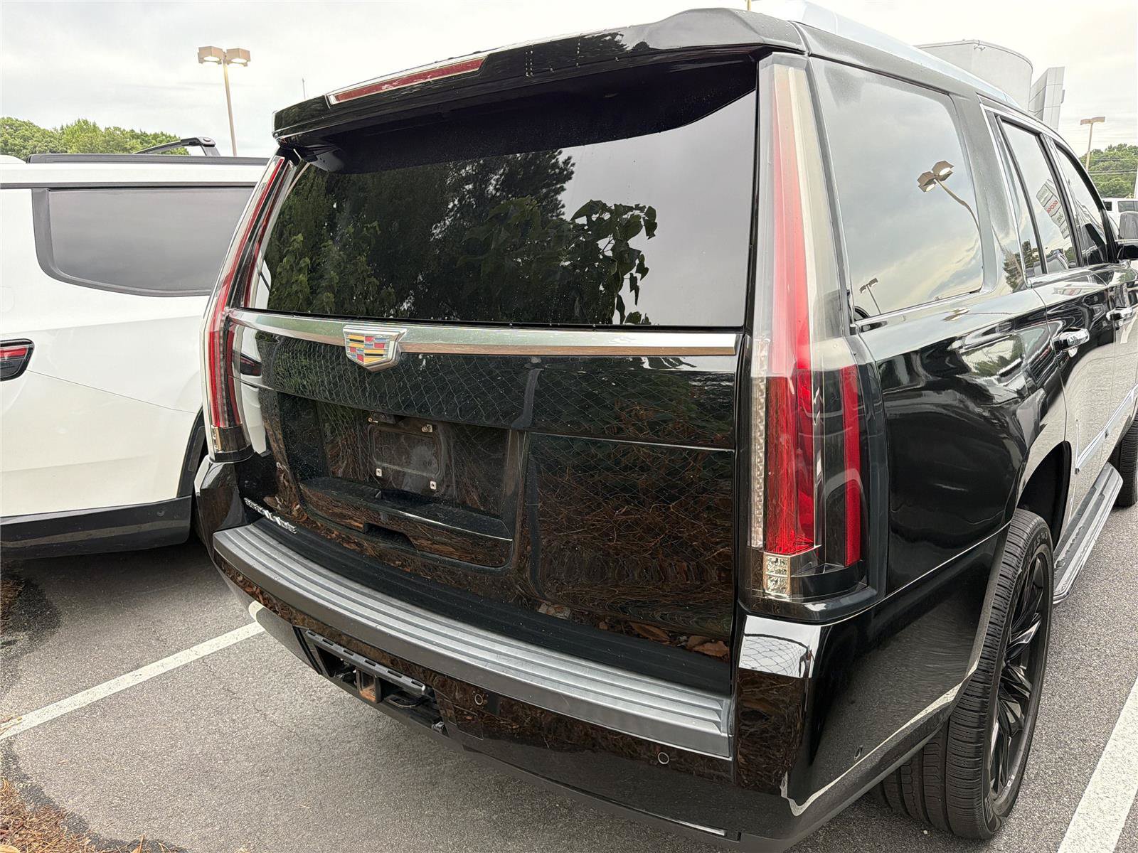 Used 2019 Cadillac Escalade Luxury AWD/4WD image 5