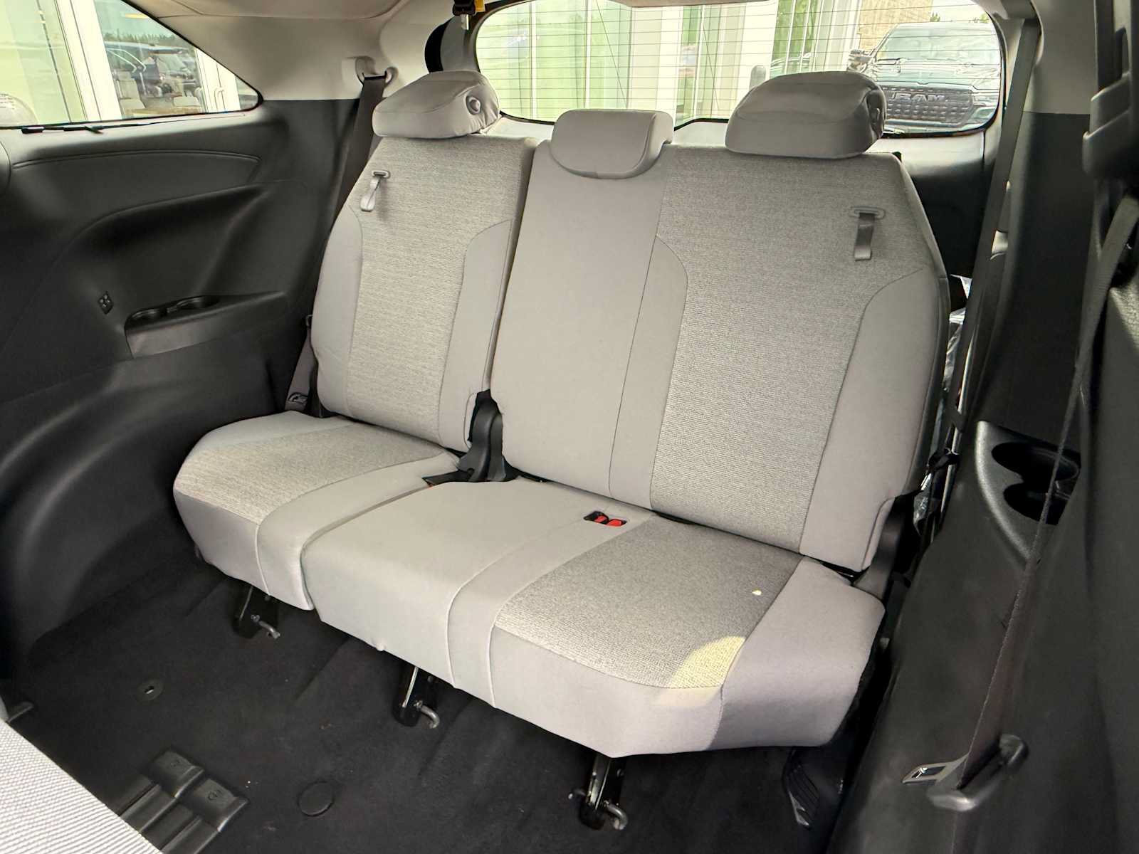 Certified 2026 Toyota Sienna LE AWD/4WD image 18