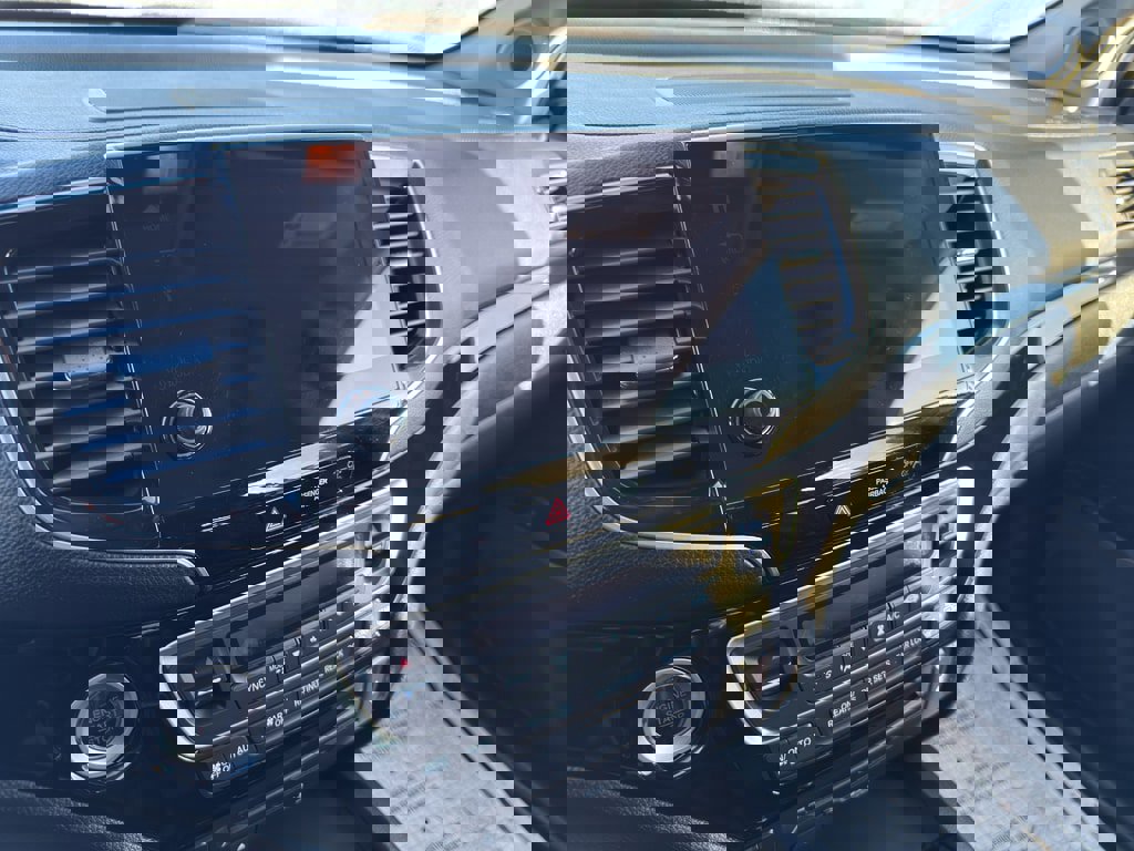 Used 2020 Honda Pilot Touring image 16