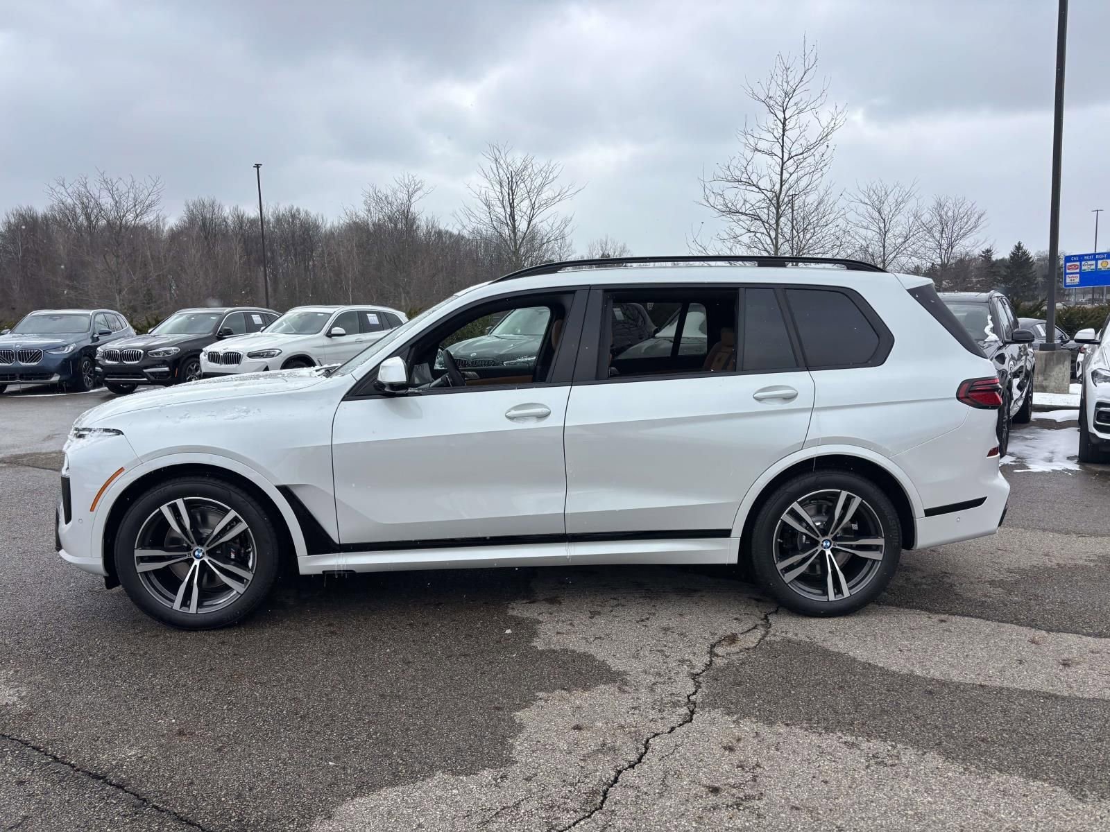 New 2026 BMW X7 xDrive40i w/ M Sport Package image 4