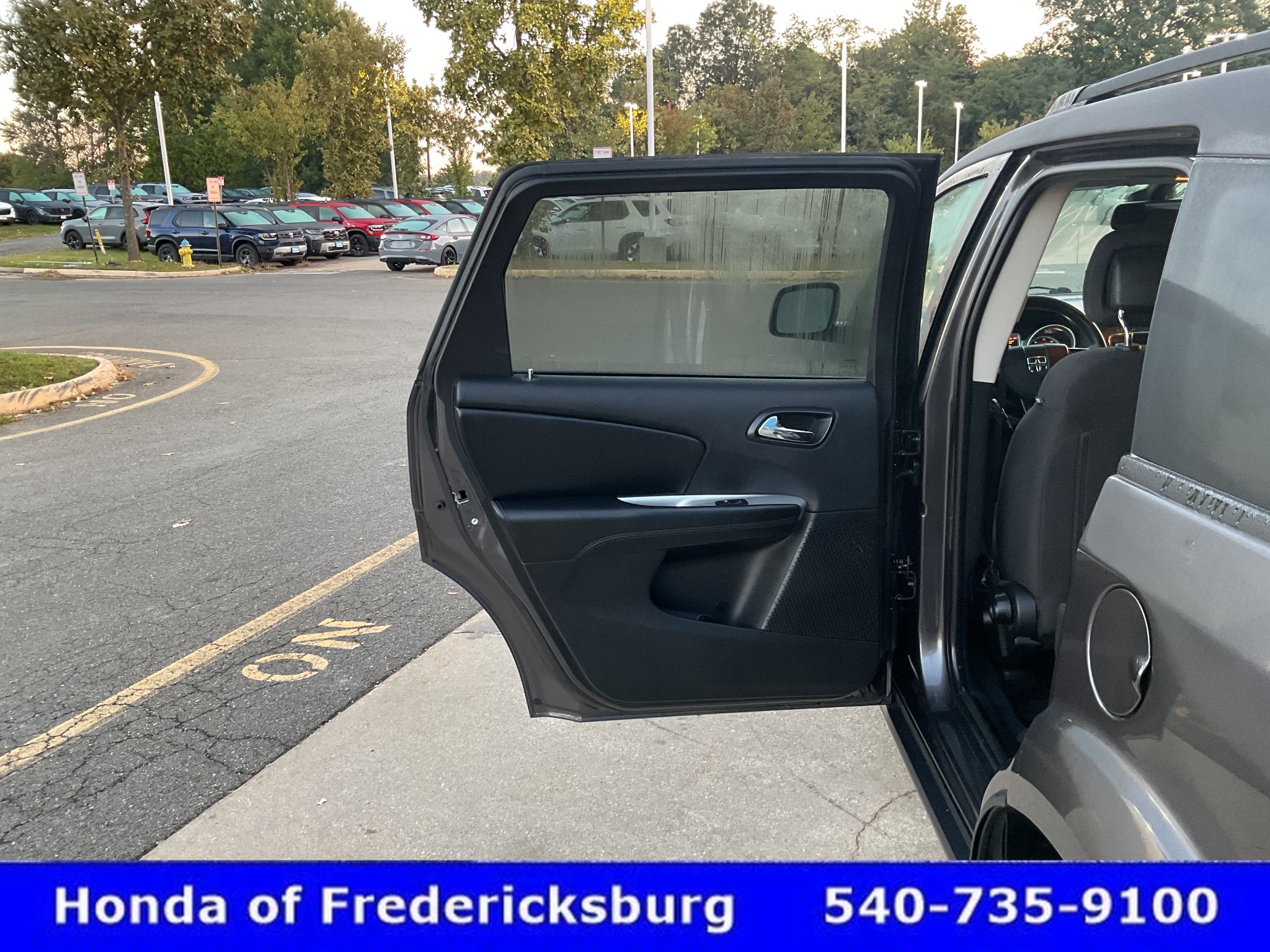 Used 2018 Dodge Journey SE FWD image 16