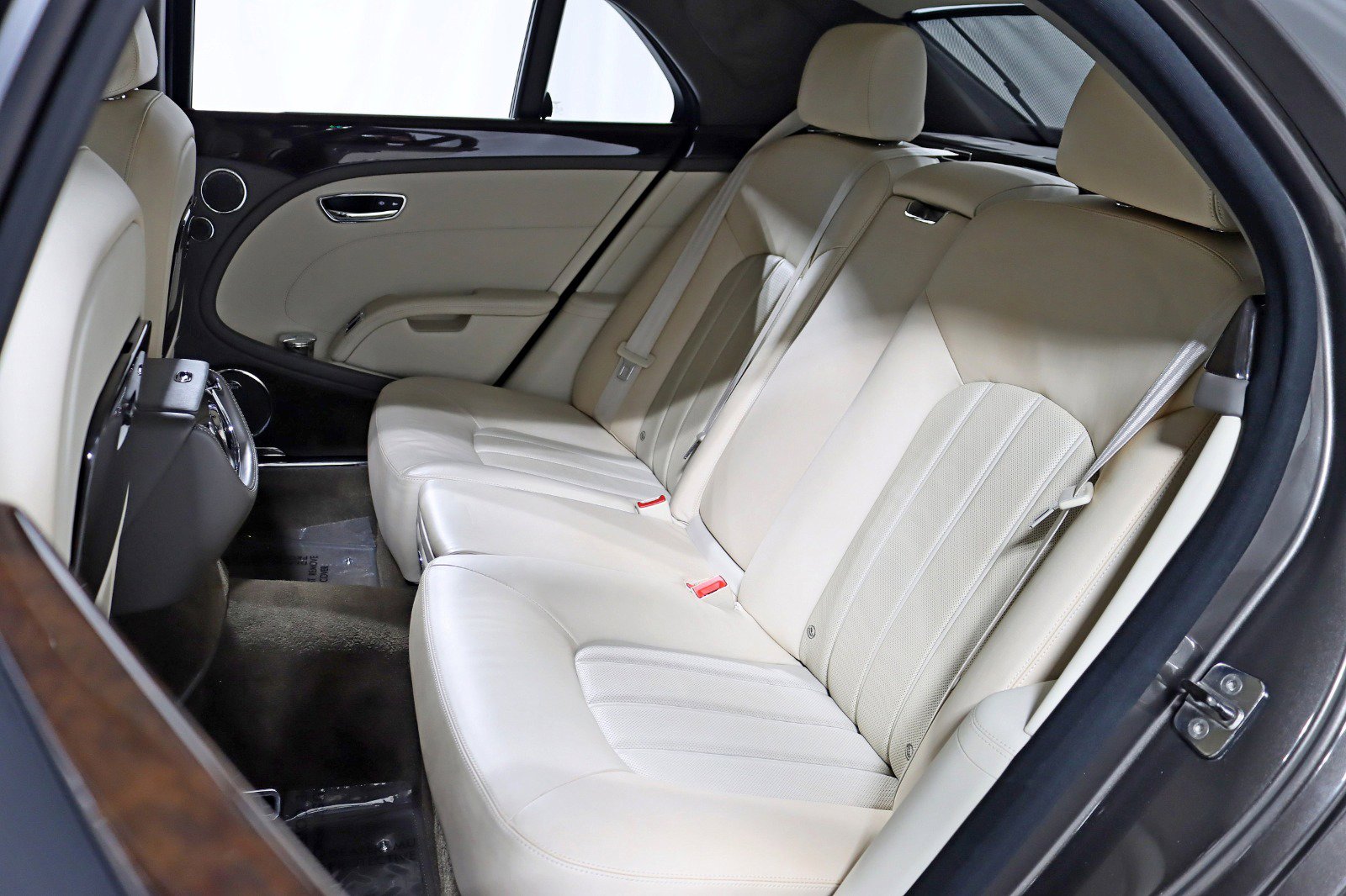 Used 2011 Bentley Mulsanne image 31