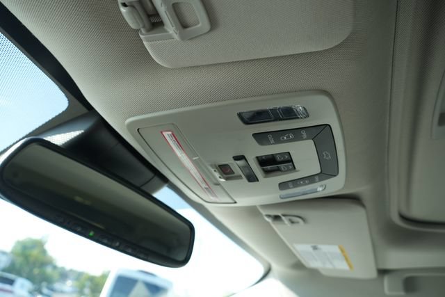 Used 2023 Toyota Sienna XLE FWD image 42