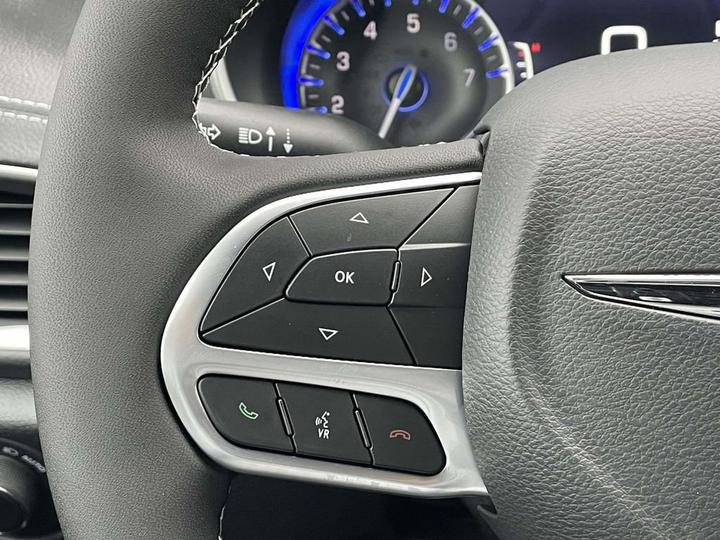 New 2026 Chrysler Pacifica Select image 31