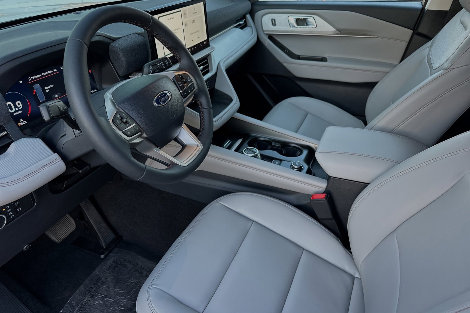 New 2025 Ford Explorer Active w/ Active Comfort Package image 6