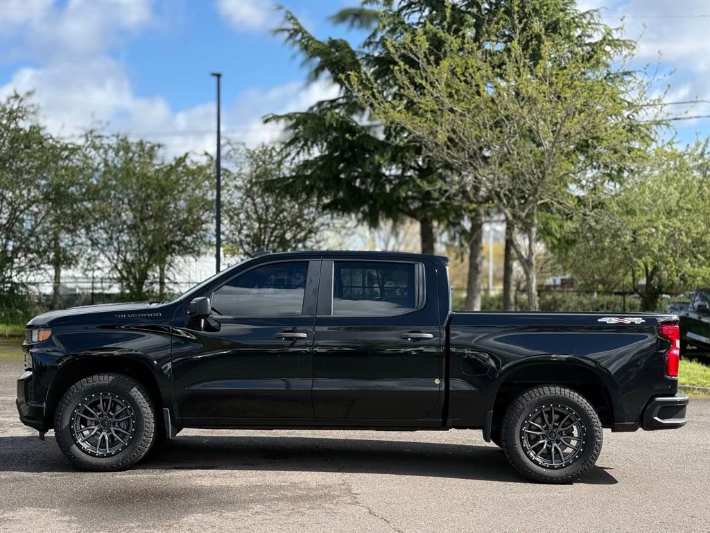 Used 2020 Chevrolet Silverado 1500 Custom w/ Custom Value Package image 2