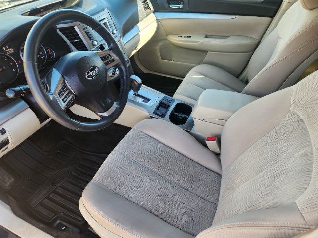 Used 2014 Subaru Outback 2.5i Premium AWD/4WD image 12