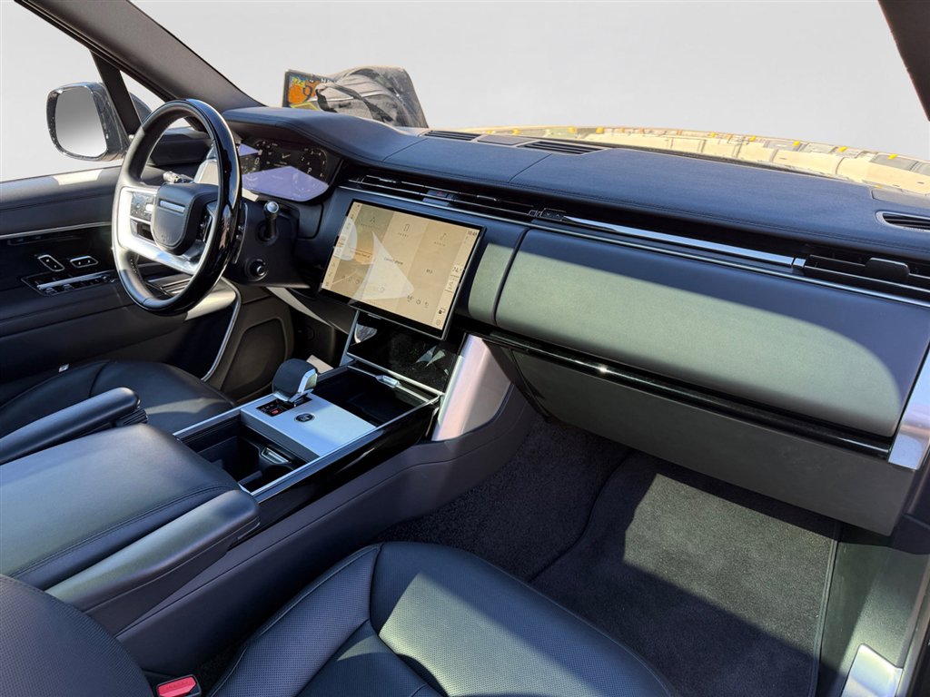 Used 2024 Land Rover Range Rover Long Wheelbase SE image 23