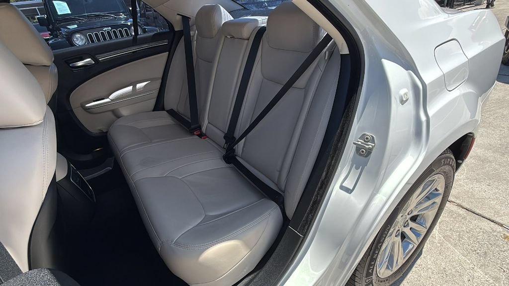 Used 2018 Chrysler 300 Touring L RWD image 25