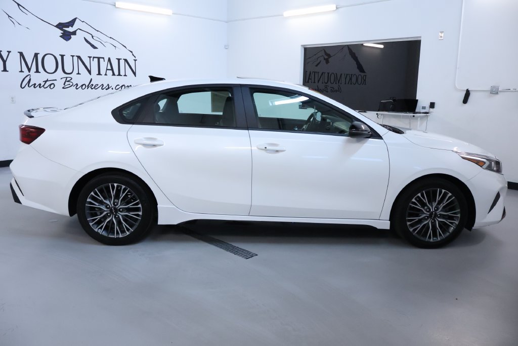 Used 2024 Kia Forte GT-Line w/ GT-Line Premium Package FWD image 8