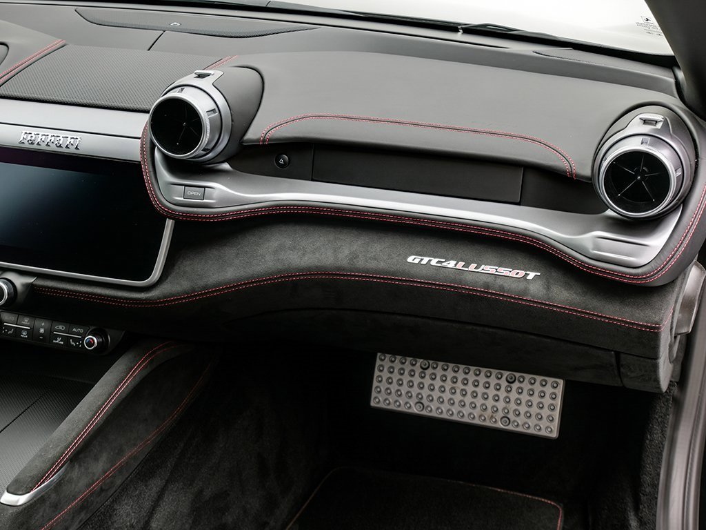 Certified 2020 Ferrari GTC4Lusso T image 15