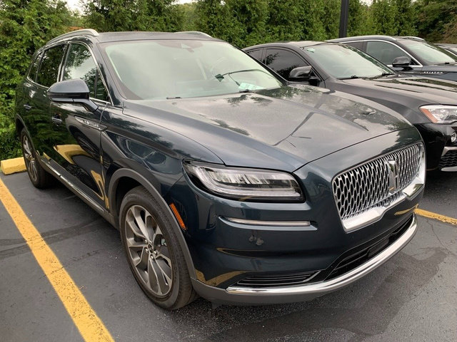 Used 2023 Lincoln Nautilus Reserve AWD/4WD image 4