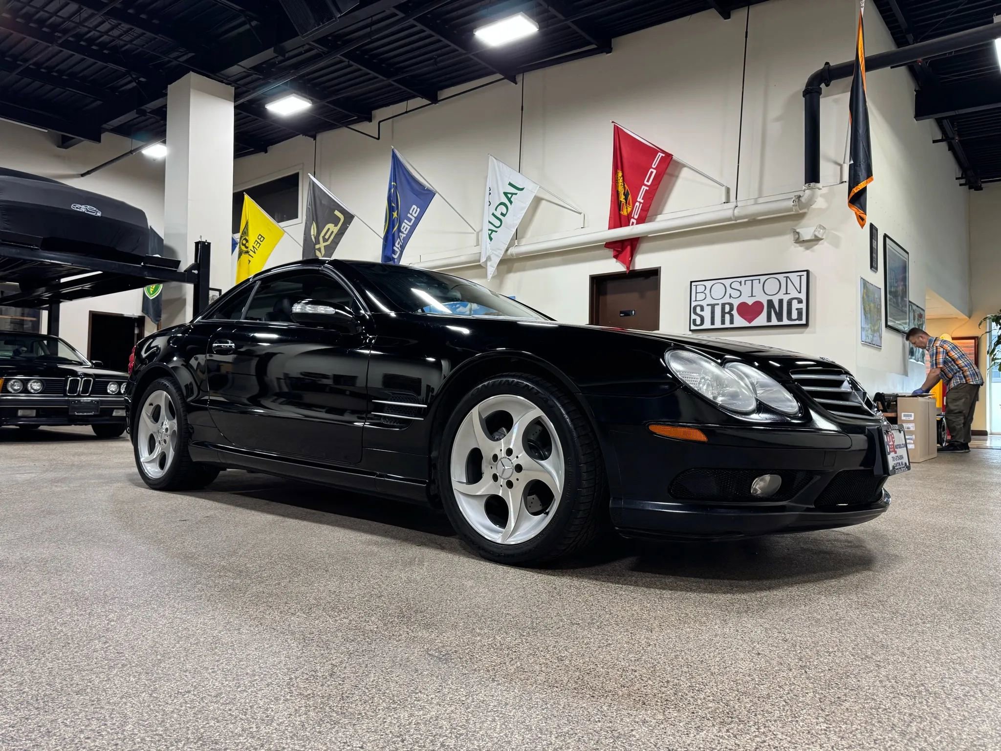Used 2005 Mercedes-Benz SL 500 image 4