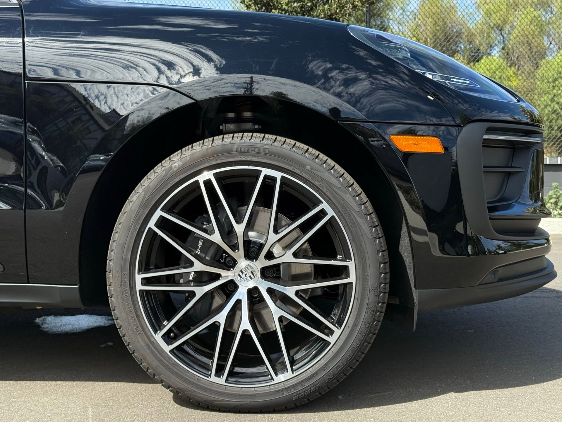 Used 2025 Porsche Macan AWD/4WD image 12