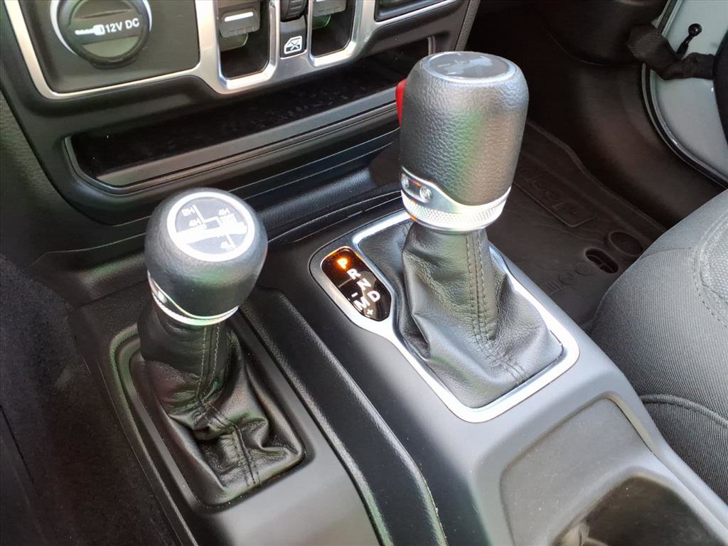 Used 2023 Jeep Wrangler Unlimited AWD/4WD image 33