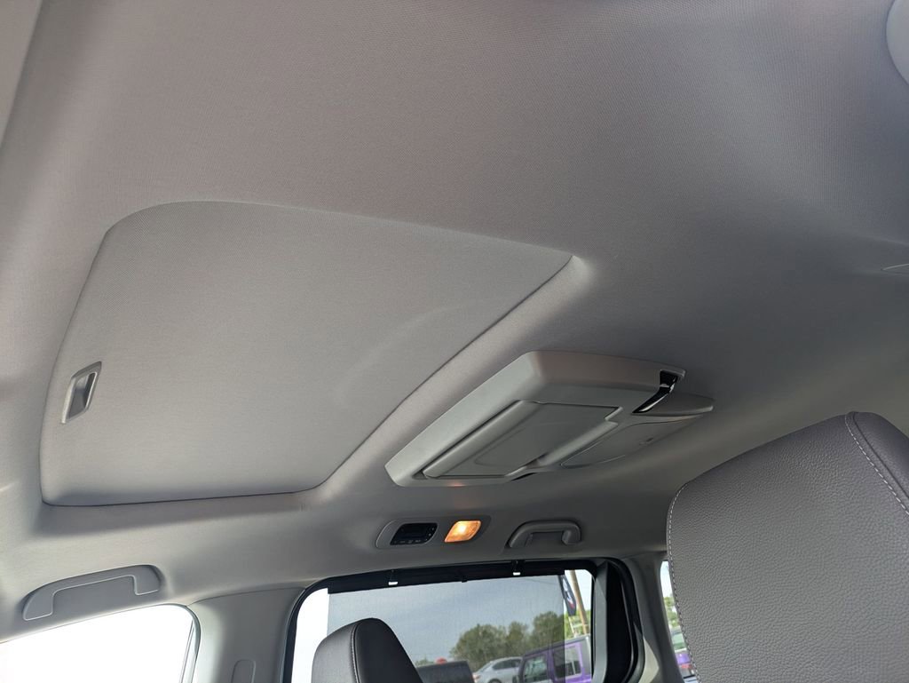 Used 2024 Honda Odyssey Touring image 17