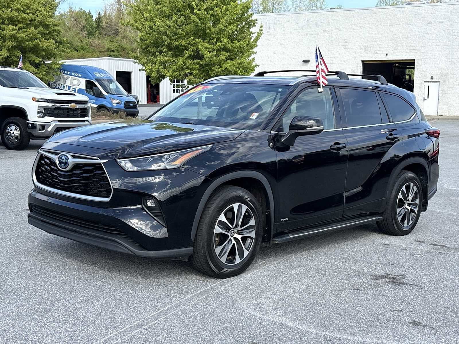 Used 2022 Toyota Highlander XLE AWD/4WD image 4