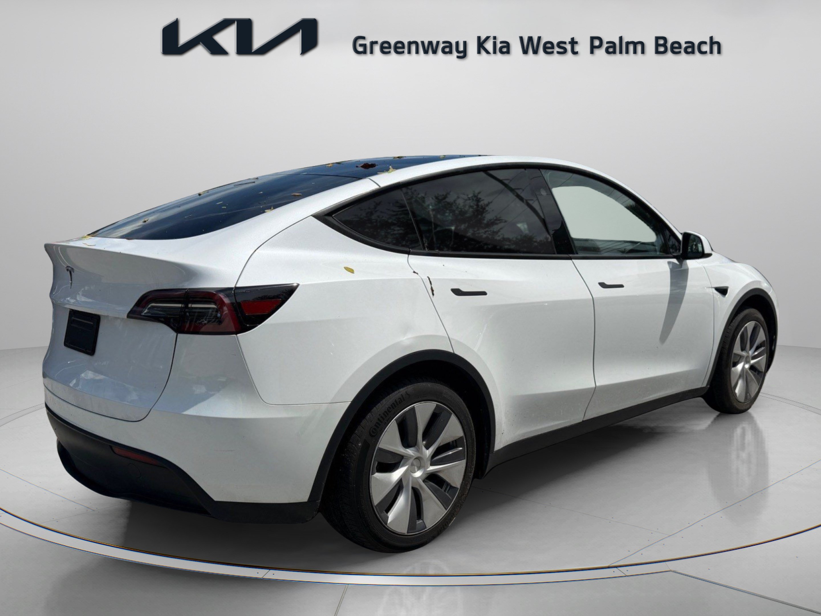 Used 2023 Tesla Model Y 2WD image 7