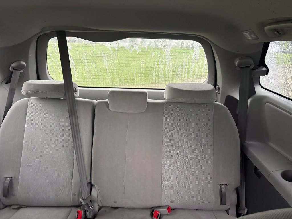 Used 2020 Toyota Sienna L FWD image 12