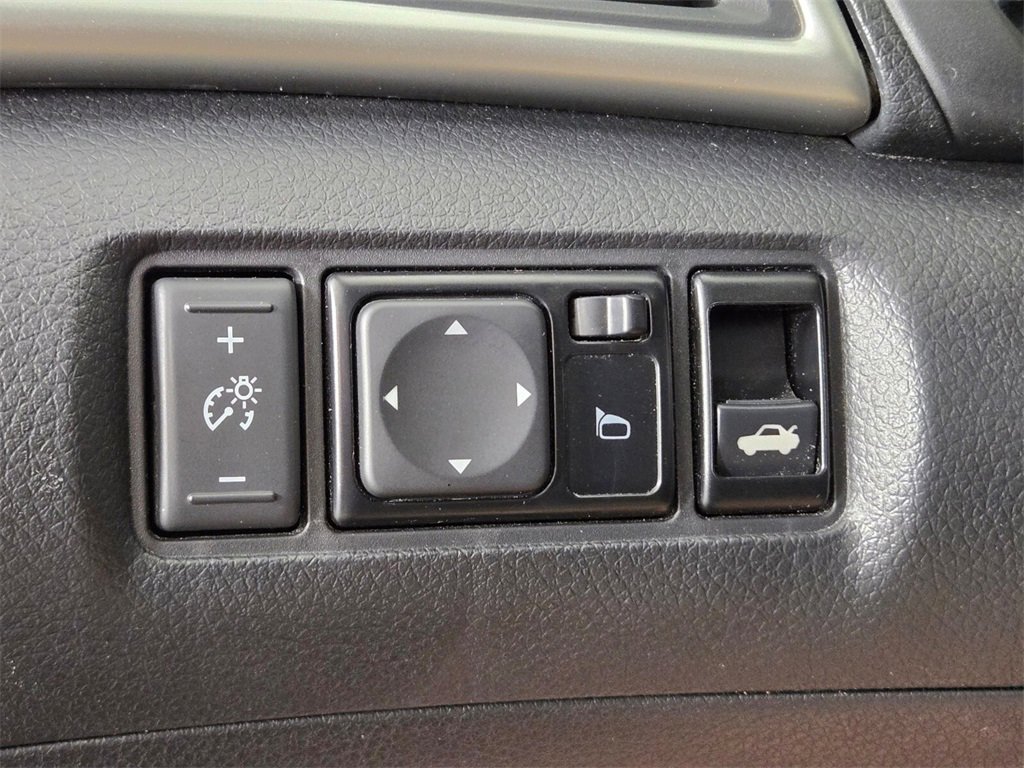 Used 2018 Nissan Sentra SV image 33