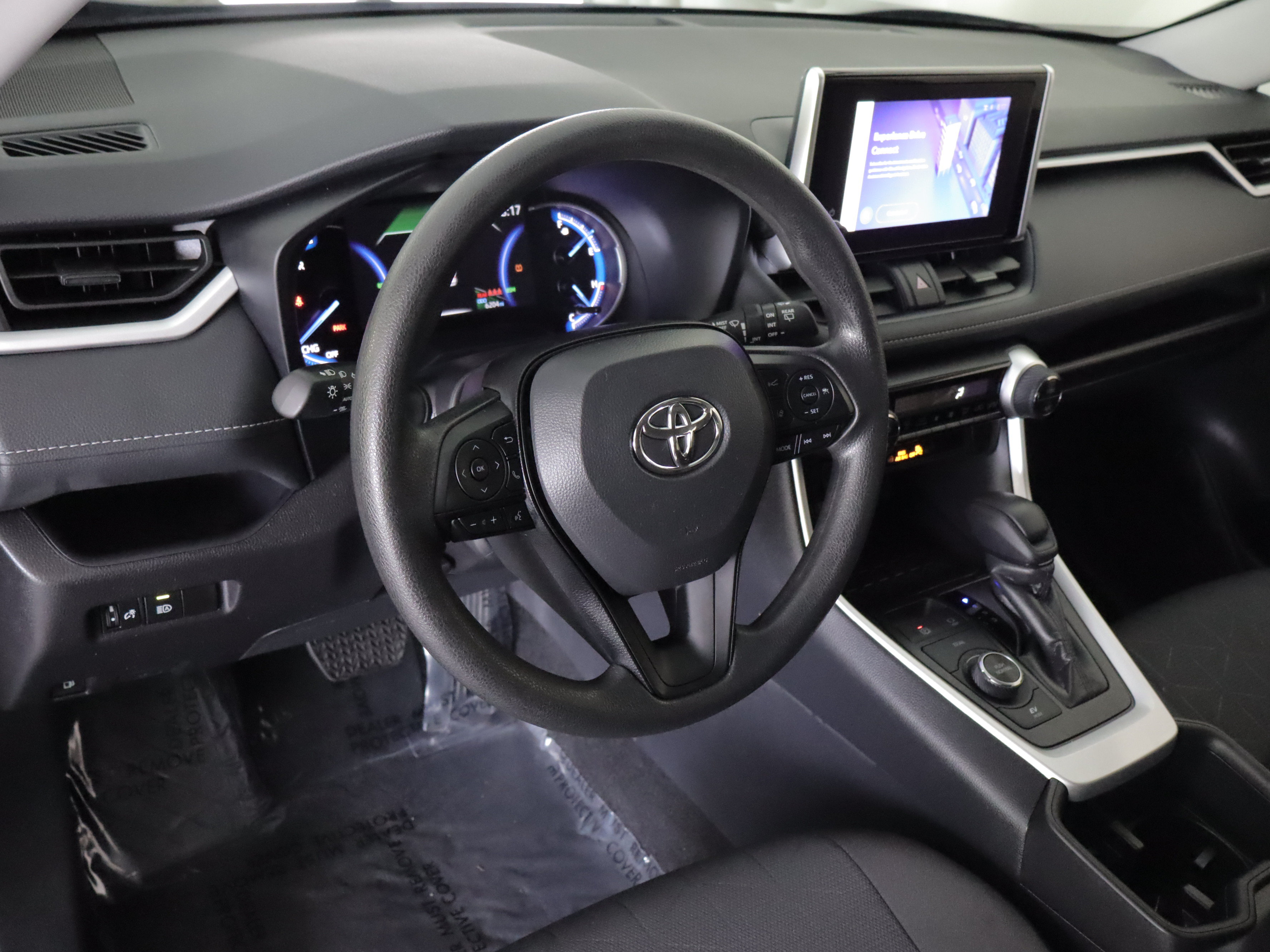 Used 2025 Toyota RAV4 XLE AWD/4WD image 9