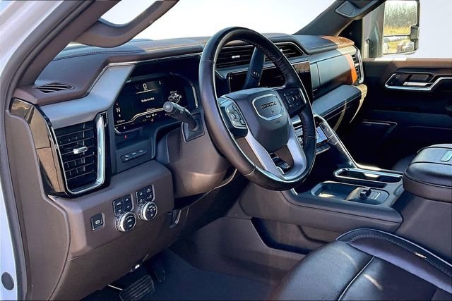 Used 2025 GMC Sierra 3500 Denali w/ Denali Reserve Package image 18