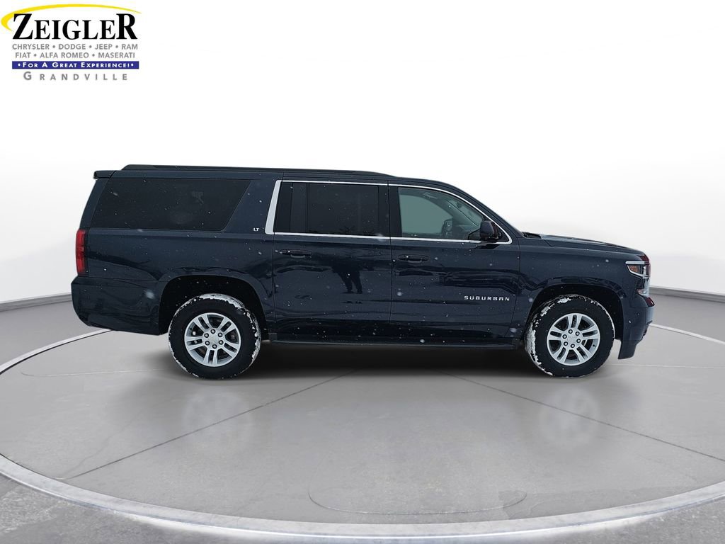 Used 2018 Chevrolet Suburban LT w/ Luxury Package image 4