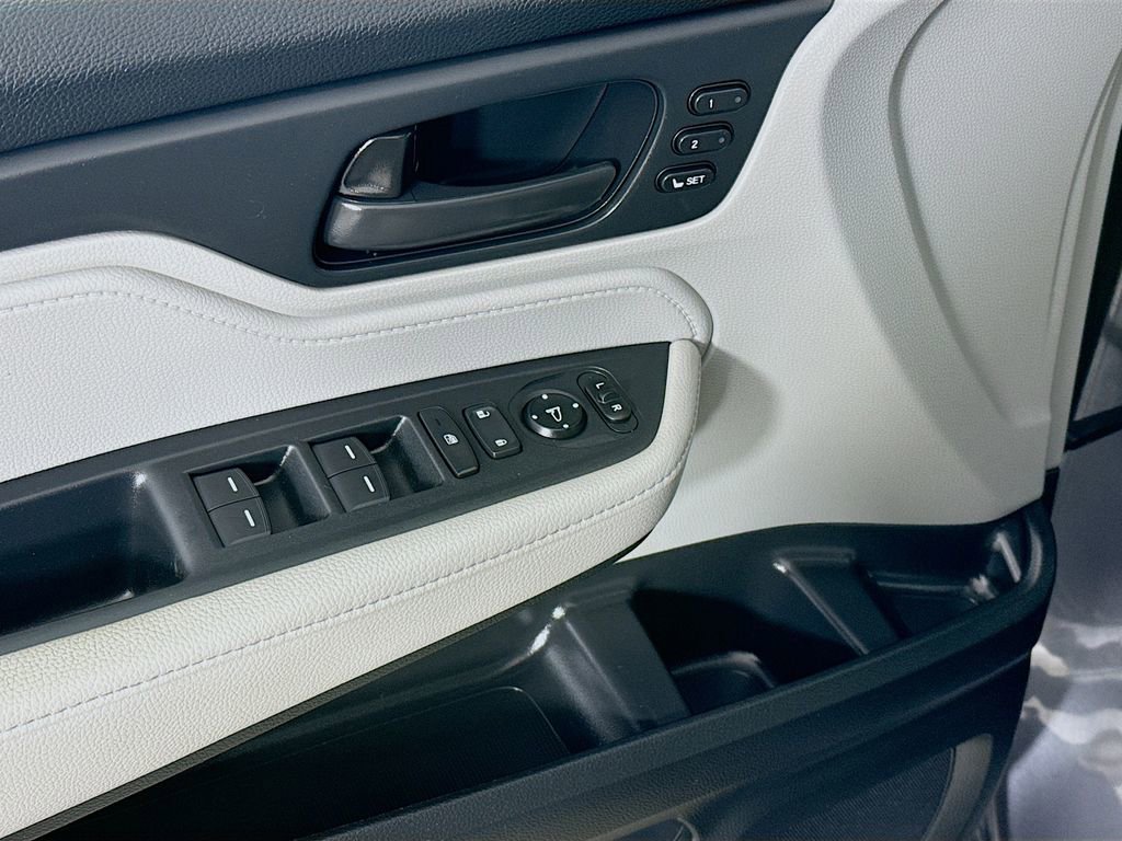 Used 2023 Honda Odyssey EX-L image 20
