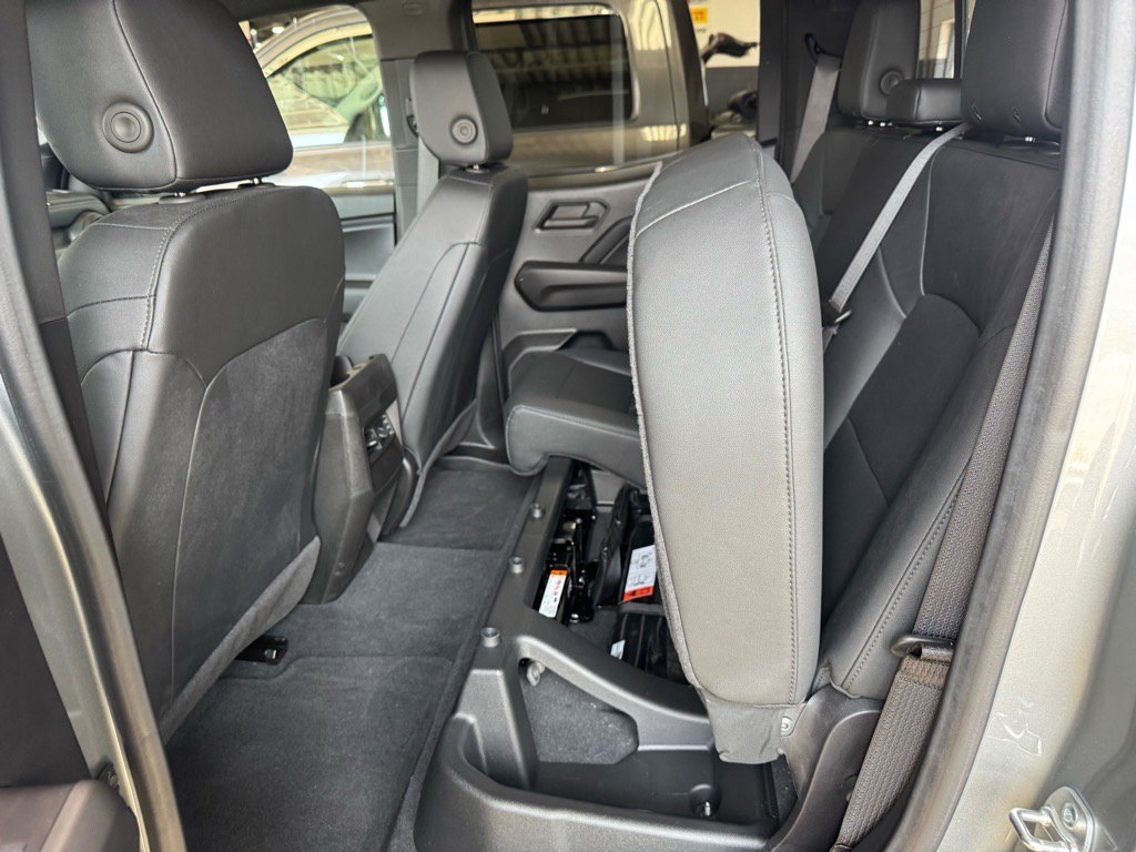 Used 2024 Chevrolet Colorado Trail Boss w/ Advanced Trailering Package image 11