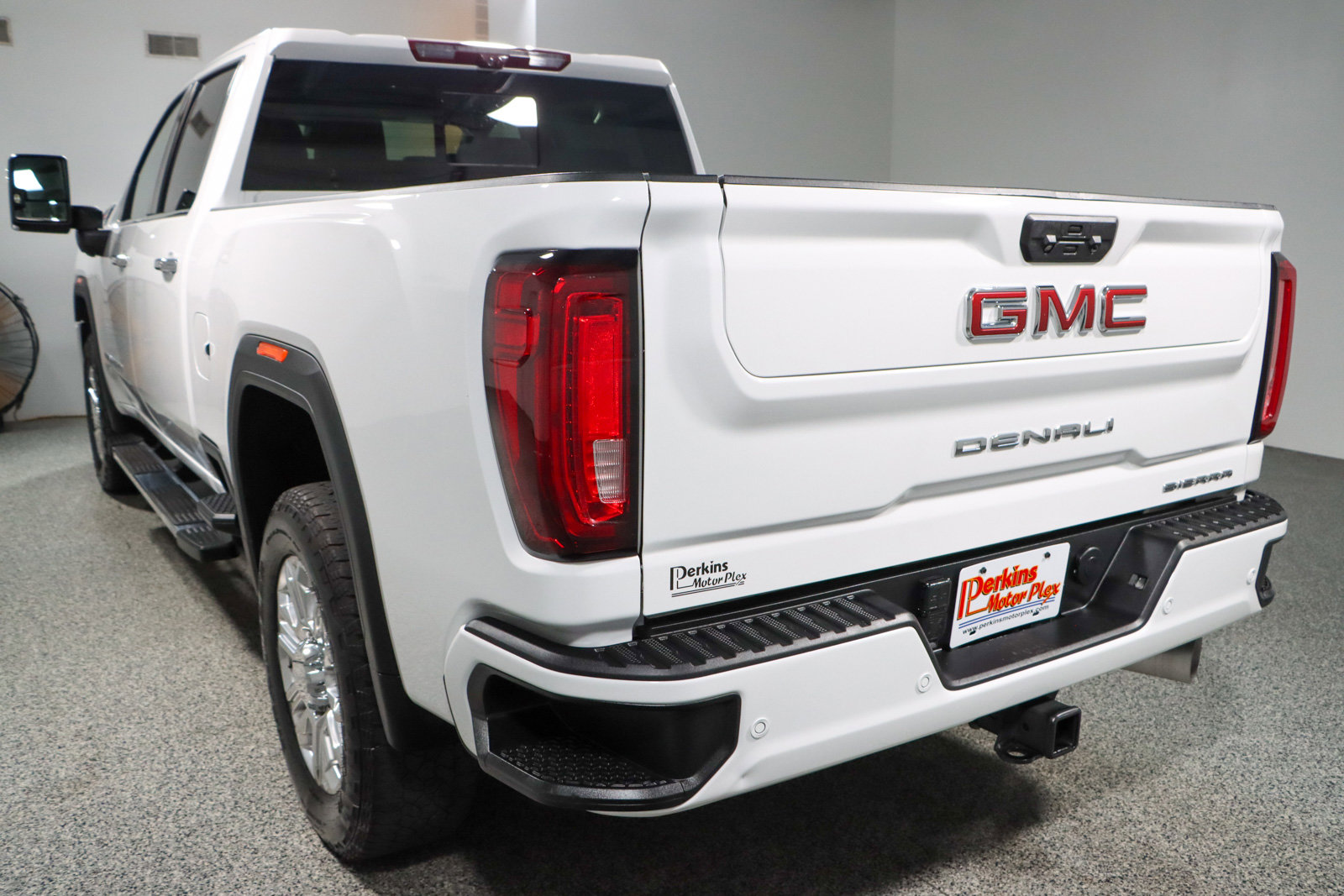 Used 2023 GMC Sierra 2500 Denali w/ Denali Ultimate Package image 9