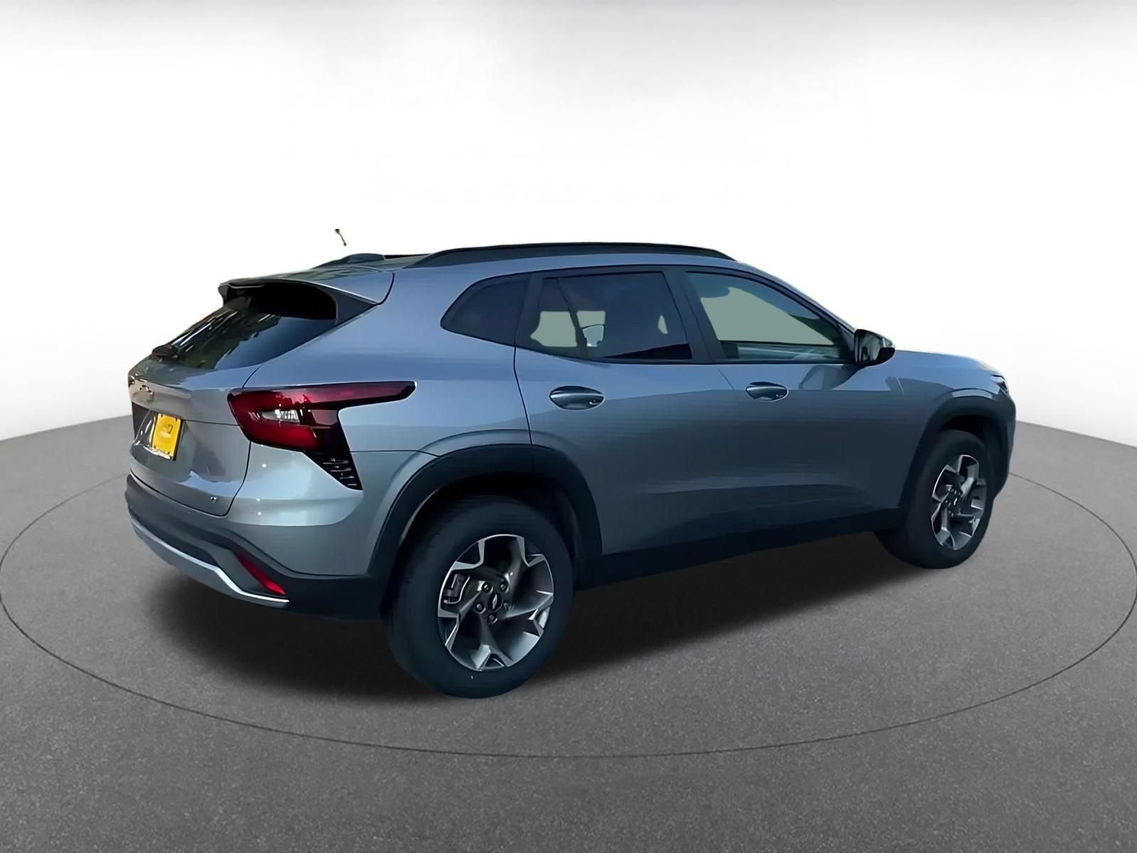 Used 2025 Chevrolet Trax LT FWD image 15