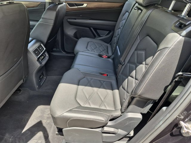 Used 2025 Volkswagen Atlas SE FWD image 27
