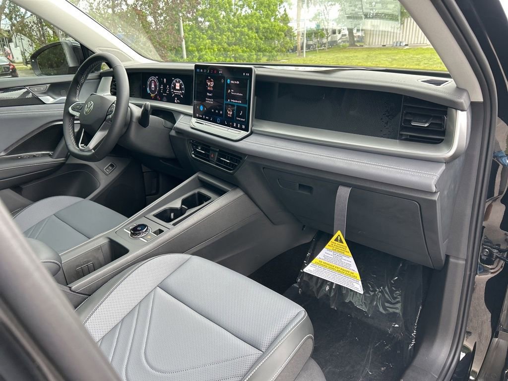 New 2026 Volkswagen Tiguan SE FWD image 44