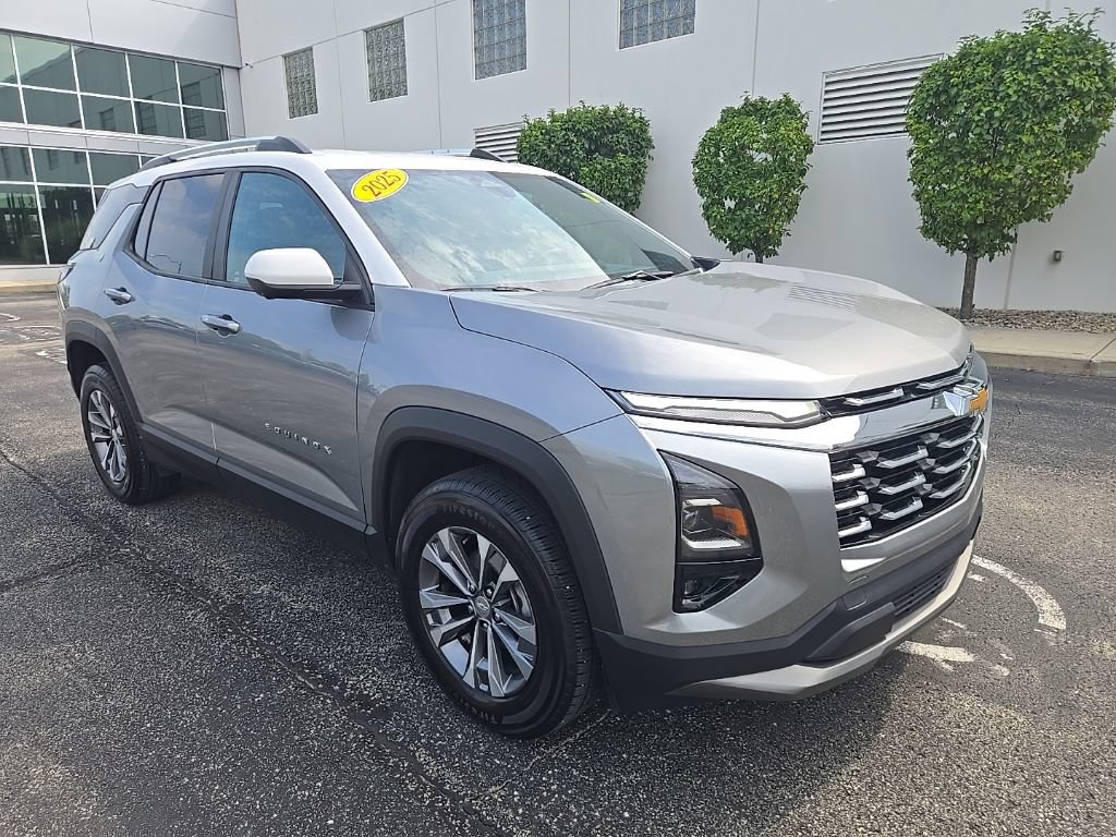 Used 2025 Chevrolet Equinox LT w/ Convenience Package II FWD image 4