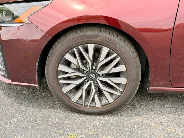 Used 2024 Nissan Altima 2.5 SV FWD image 29