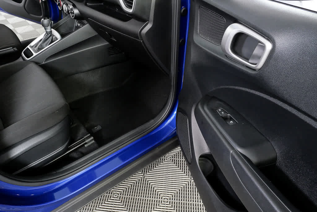 Used 2022 Hyundai Venue SE FWD image 22