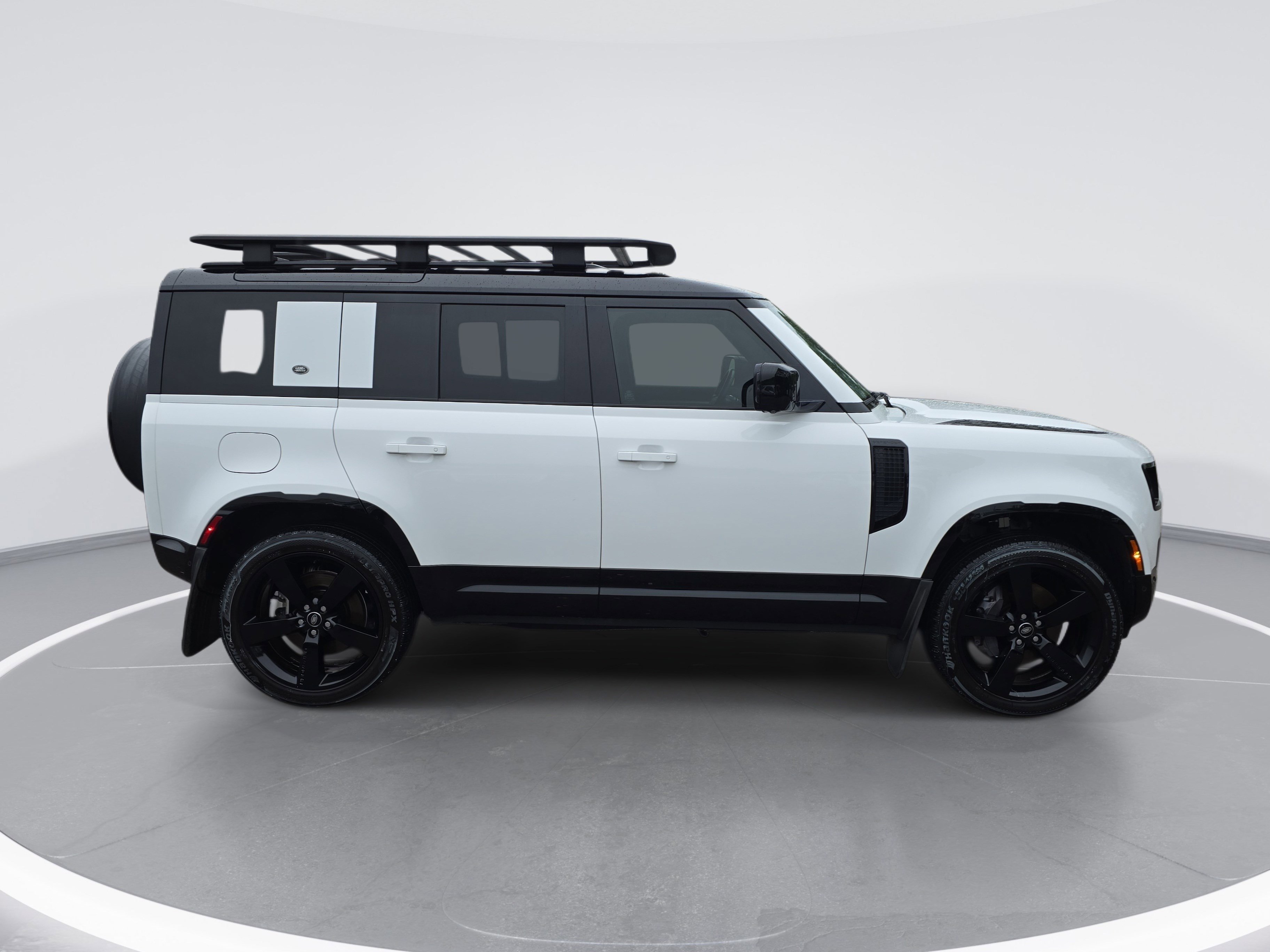 Used 2022 Land Rover Defender 110 X-Dynamic HSE AWD/4WD image 2