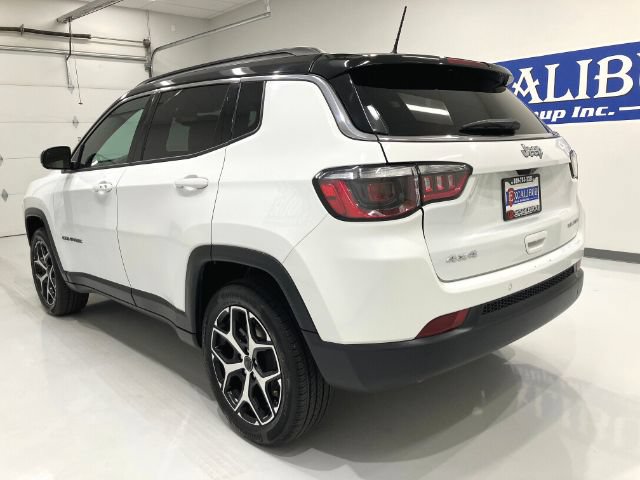 Used 2025 Jeep Compass Limited AWD/4WD image 12