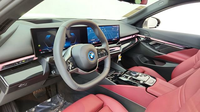Used 2025 BMW i5 xDrive40 image 19