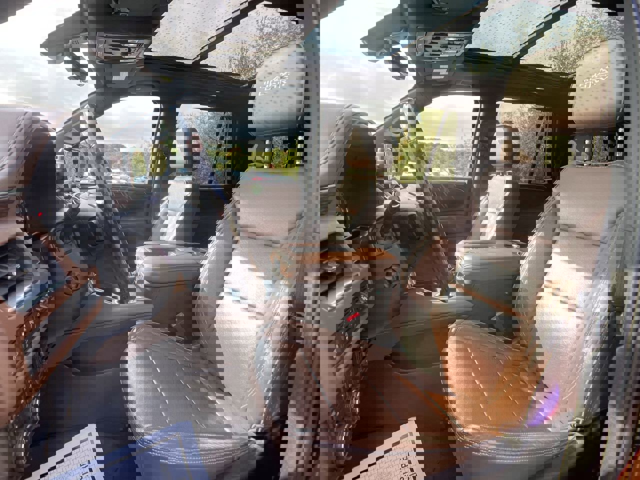 Used 2021 Chevrolet Tahoe High Country w/ Premium Package image 12