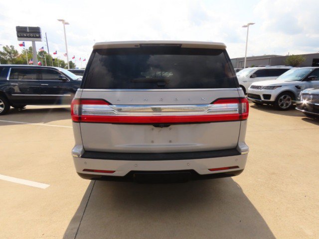 Used 2020 Lincoln Navigator L Reserve w/ Luxury Package image 11