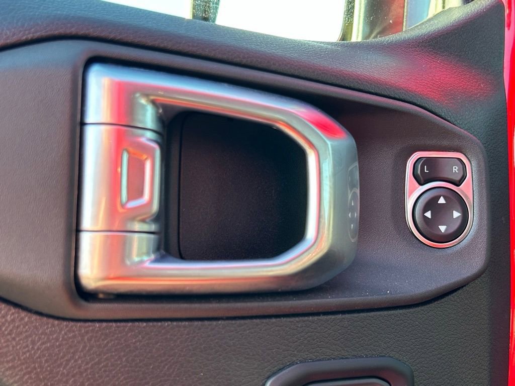 Used 2025 Jeep Gladiator Mojave w/ Convenience Group image 19