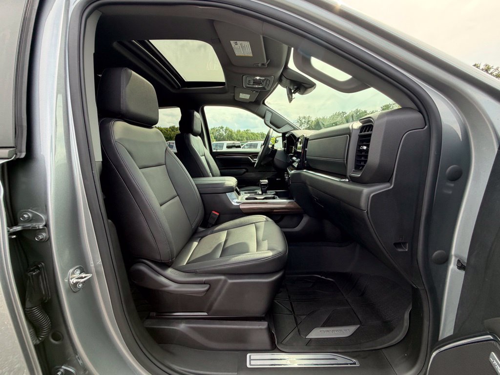 Used 2024 Chevrolet Silverado 1500 RST w/ Redline Edition AWD/4WD image 24
