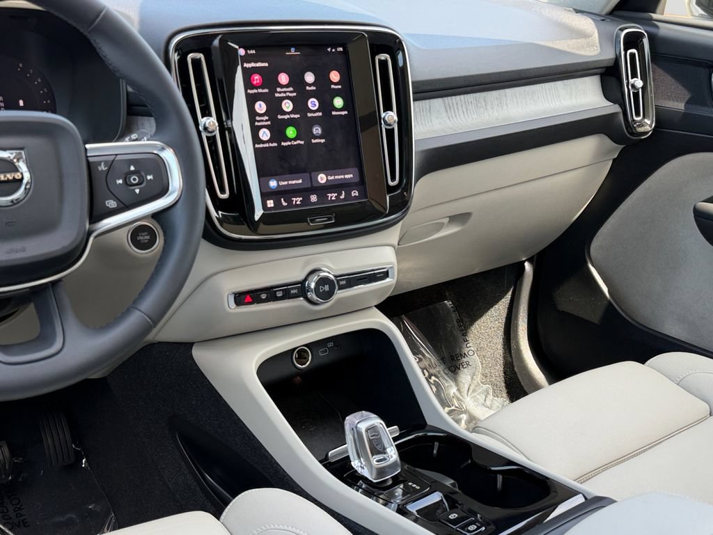 Certified 2024 Volvo XC40 B5 Plus w/ Protection Package Premier AWD/4WD image 14