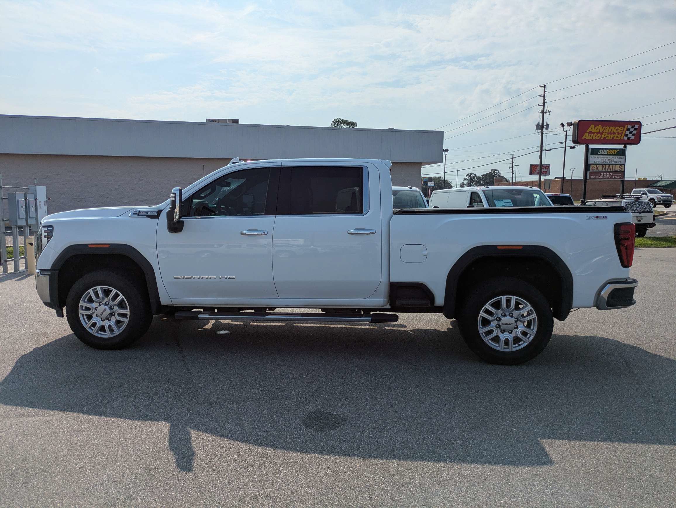 Used 2024 GMC Sierra 2500 SLT w/ SLT Premium Package AWD/4WD image 7